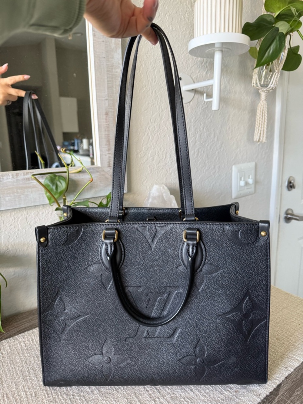 Louis Vuitton On The Go MM - Picture 3 of 12